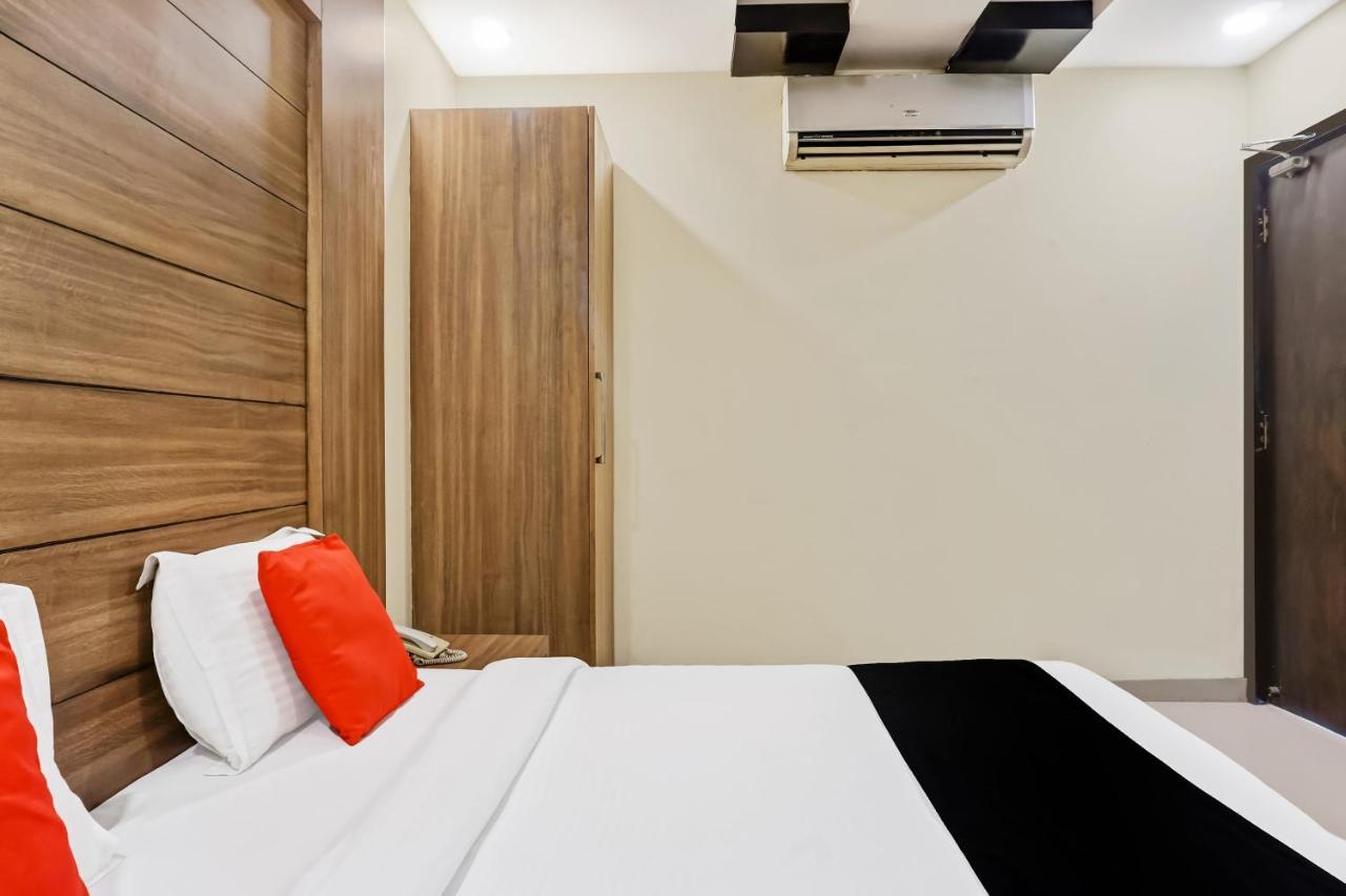 Capital O Hotel Jeyan Inn Near Gurudwara Shri Bangla Sahib Delhi  Ngoại thất bức ảnh