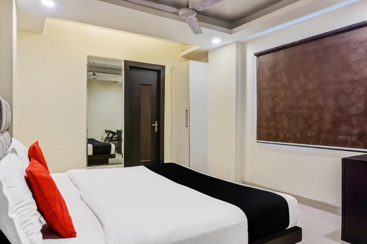 Capital O Hotel Jeyan Inn Near Gurudwara Shri Bangla Sahib Delhi  Ngoại thất bức ảnh
