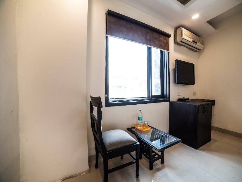 Capital O Hotel Jeyan Inn Near Gurudwara Shri Bangla Sahib Delhi  Ngoại thất bức ảnh