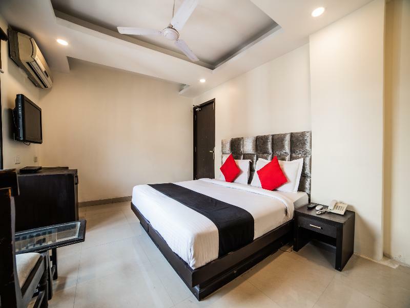 Capital O Hotel Jeyan Inn Near Gurudwara Shri Bangla Sahib Delhi  Ngoại thất bức ảnh