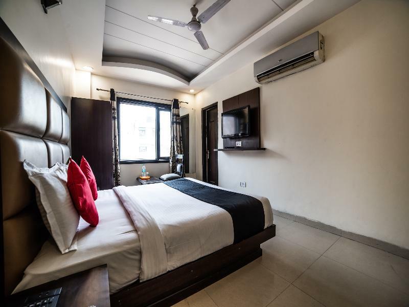 Capital O Hotel Jeyan Inn Near Gurudwara Shri Bangla Sahib Delhi  Ngoại thất bức ảnh